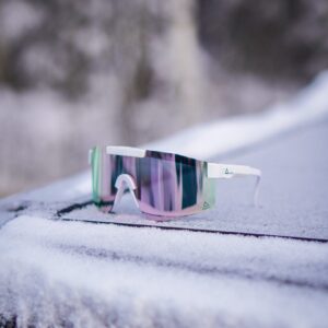 amoq-comet-sunglasses-white-pink-mirror
