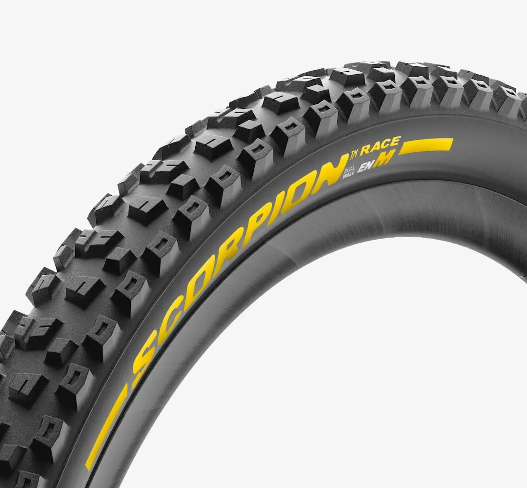 Rehv 27.5" PIRELLI Scorpion Race Enduro M. TLR. 27.5*2.5" must kokkupandav, 62-584
