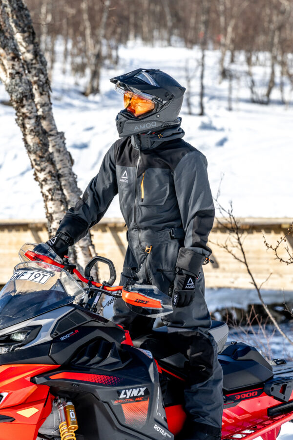 AMOQ Rocket V3 monosuit tumehall/must/kollane, S