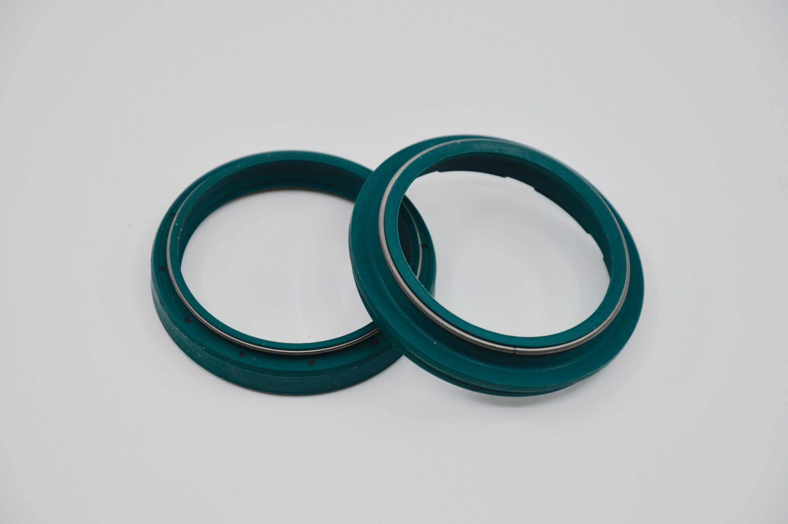 SKF õli- ja tolmukaitsetihend 48 mm. - KAYABA/OHLINS