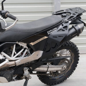 Yakk EXP külgmise pagasi kinnitusrakmed Husqvarna 701 Enduro/Supermoto (16-25) must