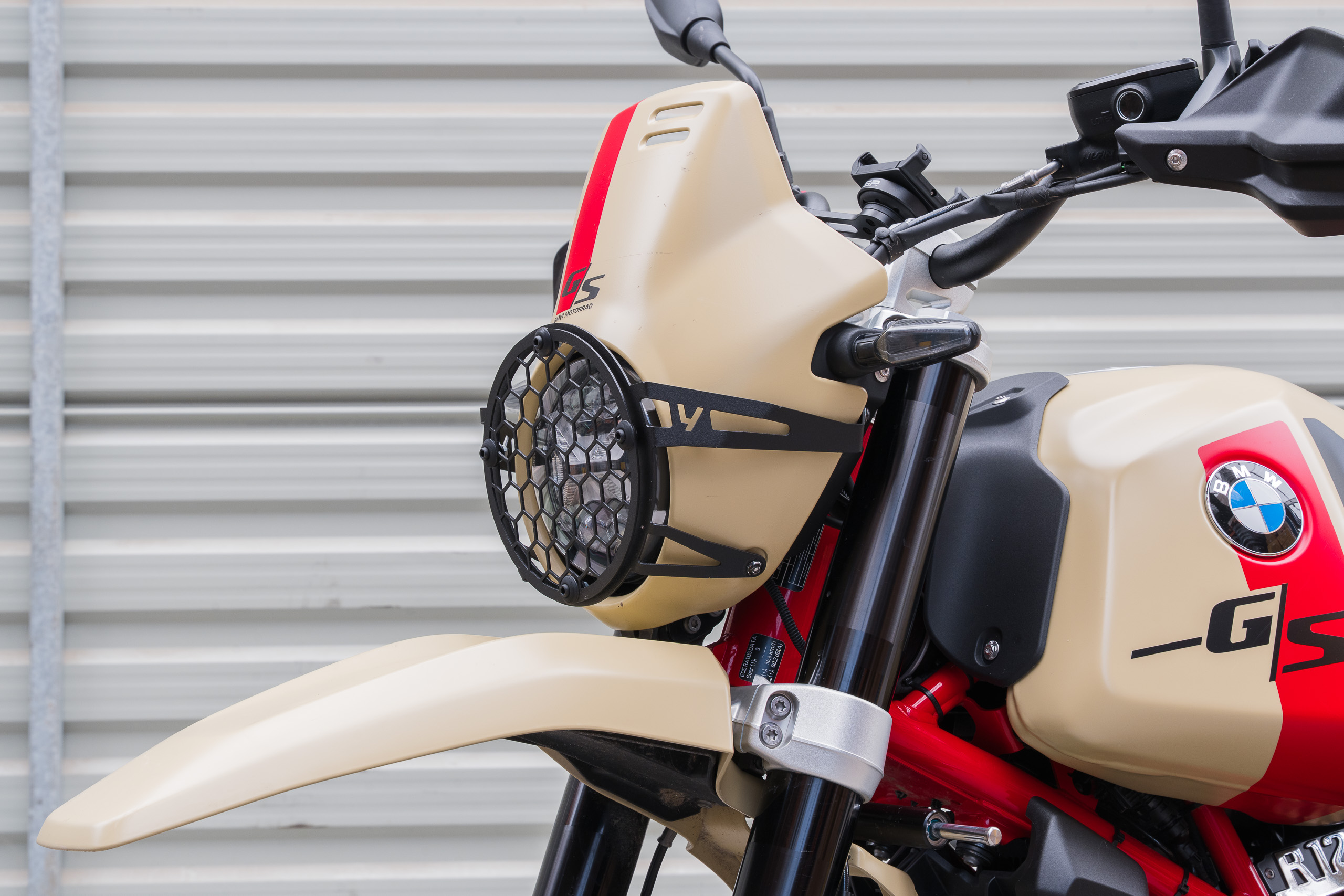 Yakk EXP esilaterna kaitse BMW R12 GS (24-) must - Image 3