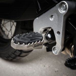 Akrapovic seiklusastmete komplekt (titaan) CFMOTO 450/700/800/1000MT/-X 2024-202
