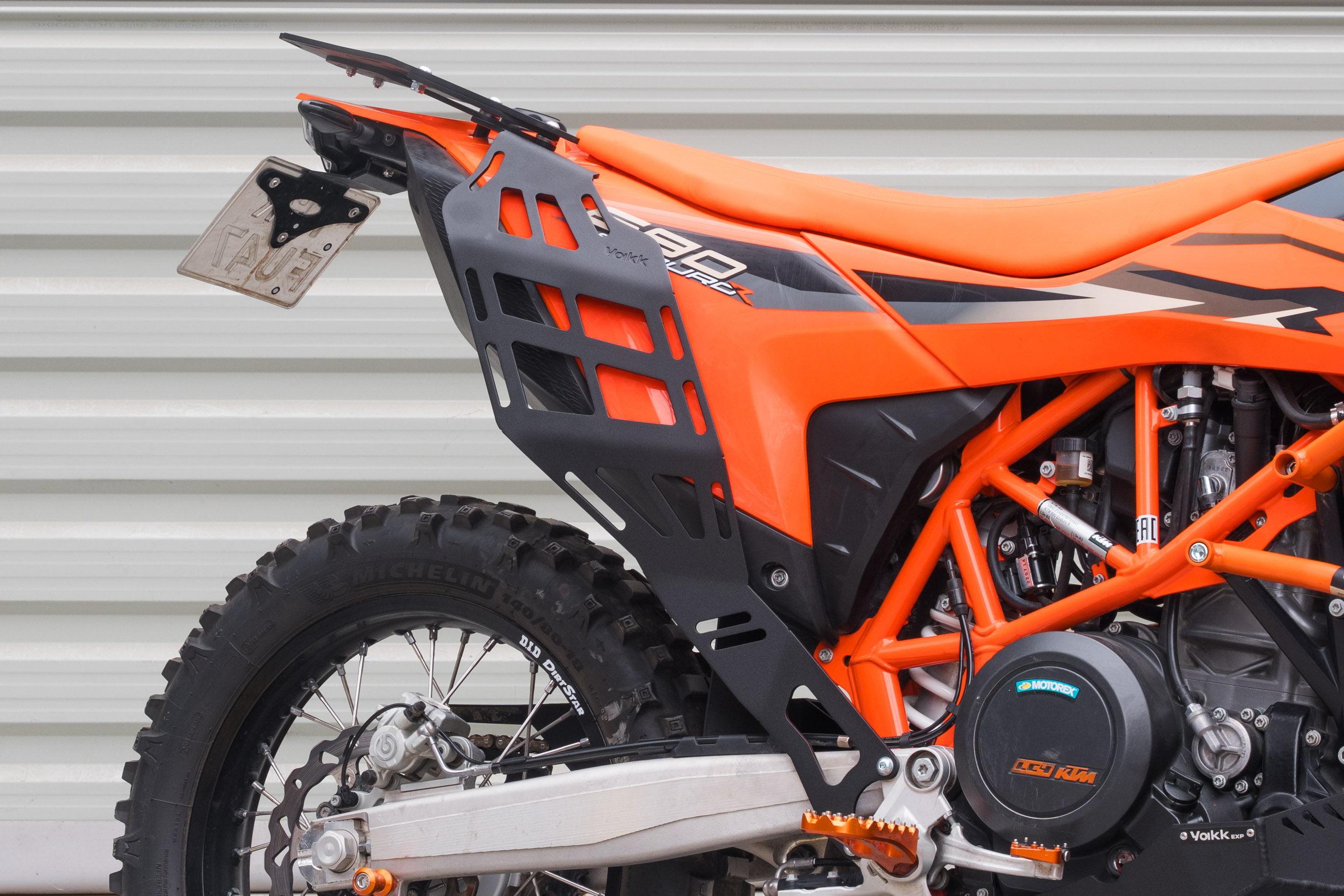 Yakk EXP külgmise pagasi kinnitusrakmed KTM 690 Enduro (19-25) must - Image 3
