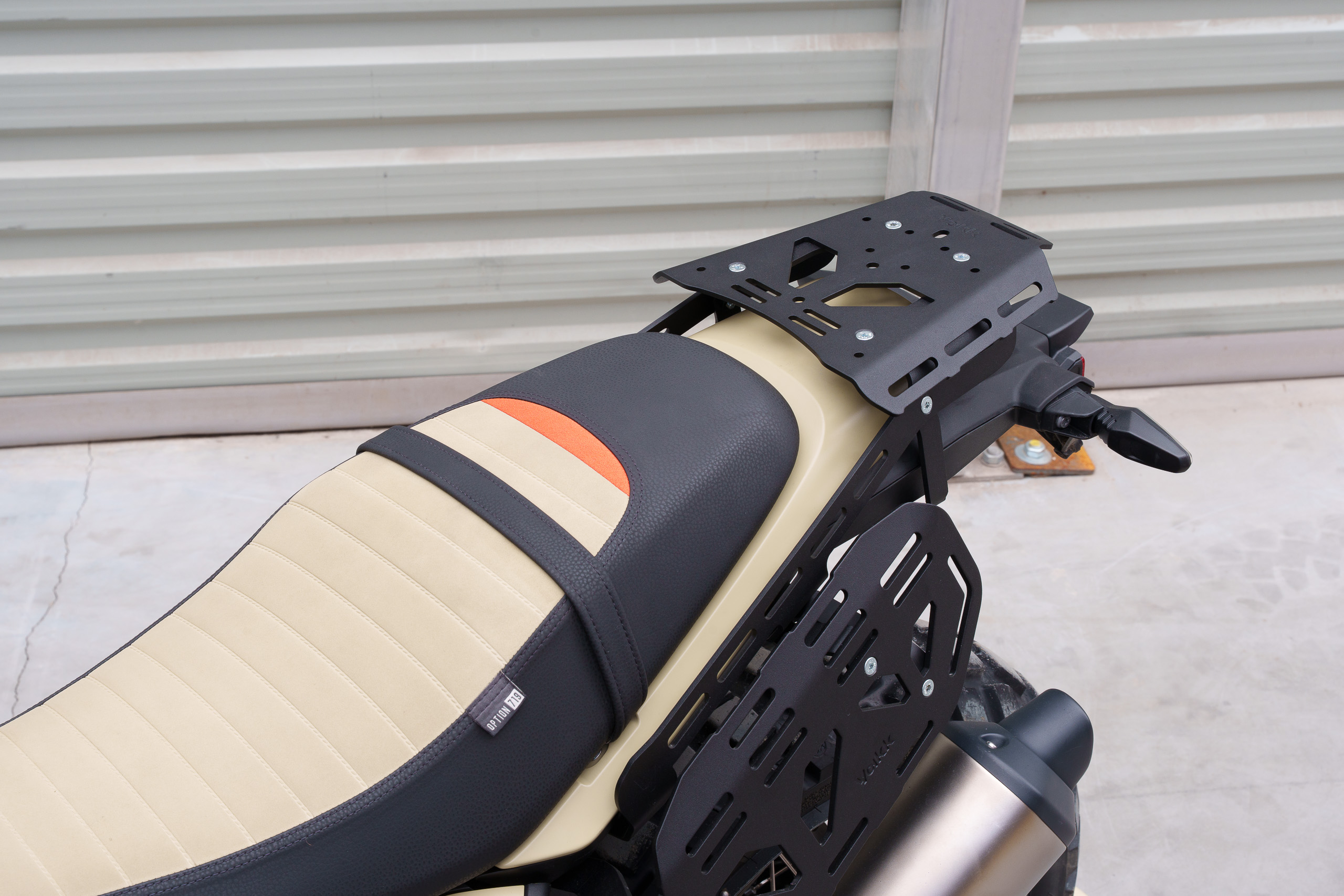 Yakk EXP tagumine pagasiriiul pehme pagasiga BMW R12 GS (24-) must - Image 3