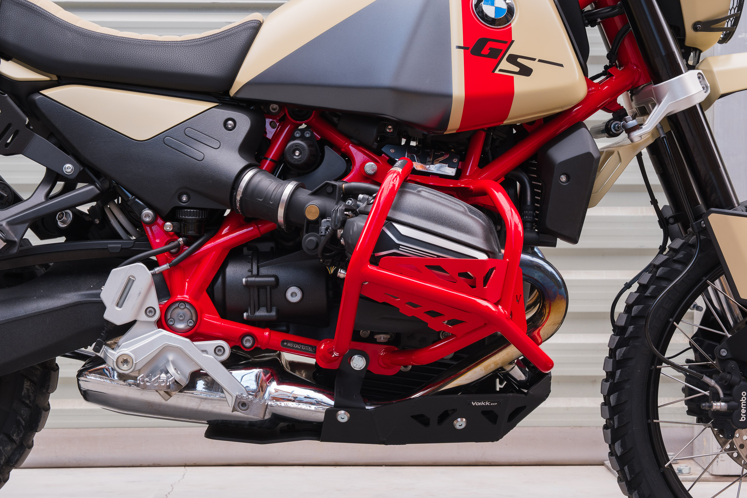 Yakk EXP kaitseraud BMW R12 GS (24-) punane - Image 3